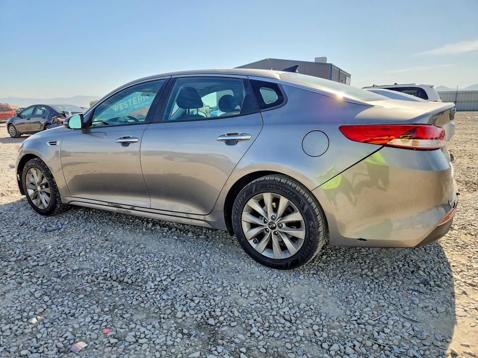 Photo 2 from auction – 2017 KIA OPTIMA with VIN 5XXGT4L30HG162210