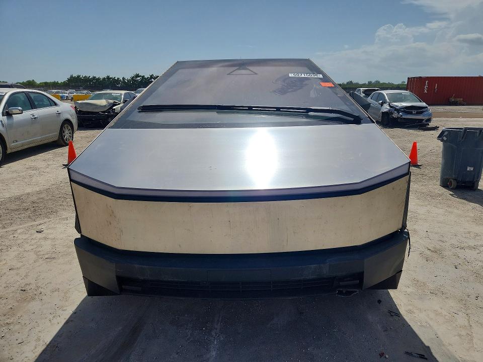 Photo 5 from auction – 2025 TESLA CYBERTRUCK with VIN 7G2CEHED7SA072420