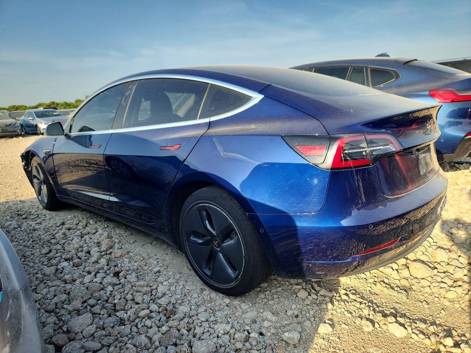 Снимка 2 от търг – 2018 TESLA MODEL 3 с VIN 5YJ3E1EA9JF102597