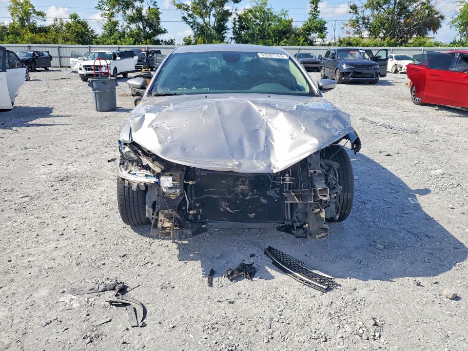 Photo 5 from auction – 2016 CHRYSLER 200 with VIN 1C3CCCAB2GN164485