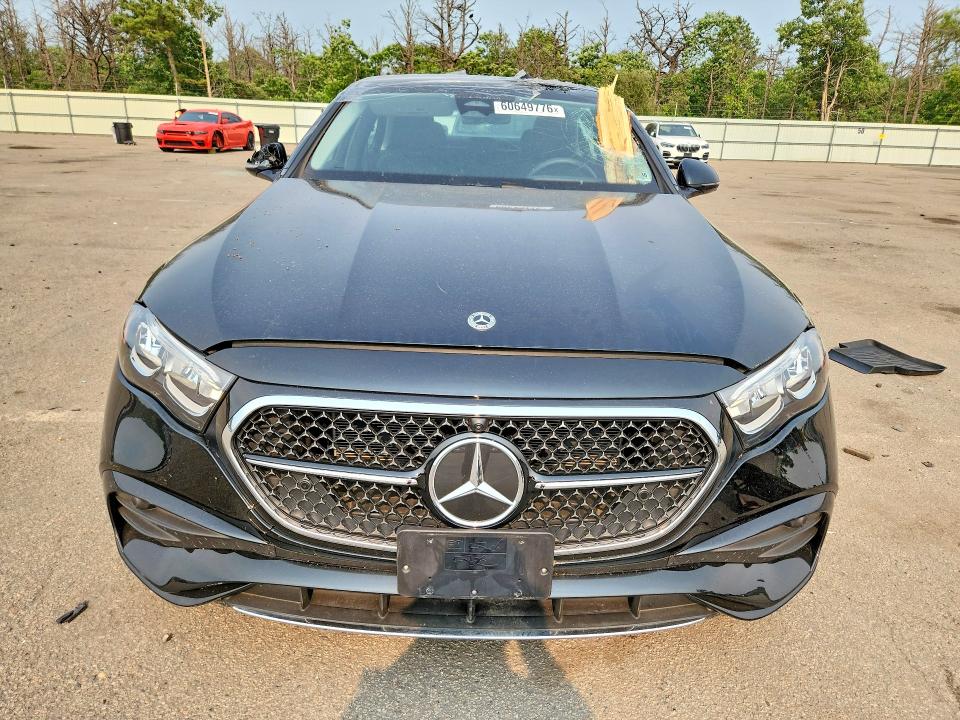 Photo 5 from auction – 2025 MERCEDES-BENZ E with VIN W1KLF4HB3SA185558