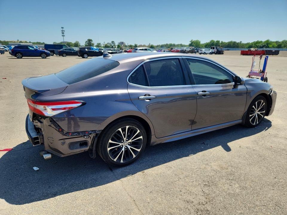 Photo 3 from auction – 2020 TOYOTA CAMRY with VIN 4T1G11BK2LU004365