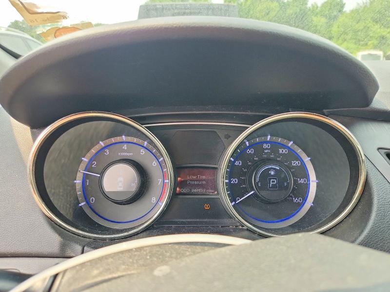 Photo 9 from auction – 2011 HYUNDAI SONATA with VIN 5NPEB4AC2BH107220