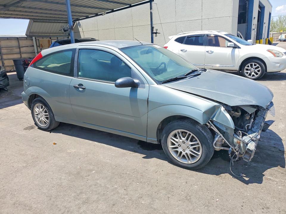 Photo 4 from auction – 2005 FORD FOCUS with VIN 3FAFP31N15R131307