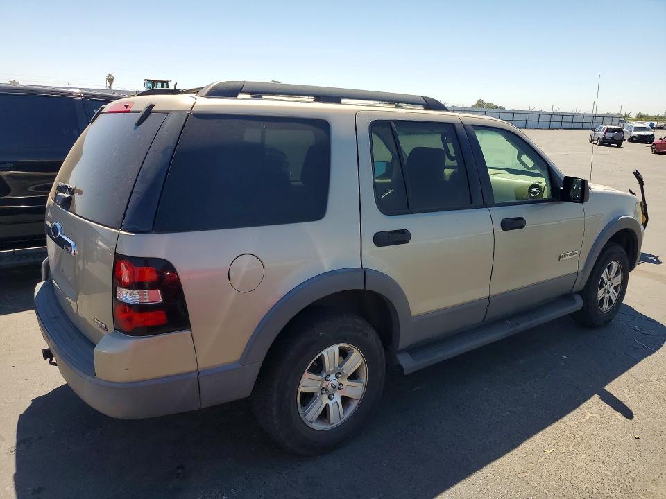Photo 3 from auction – 2006 FORD EXPLORER with VIN 1FMEU73E26UB58802