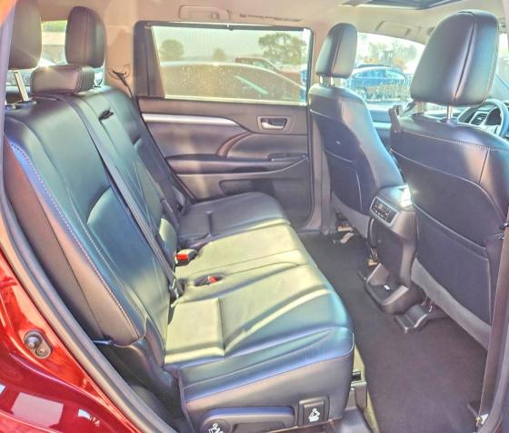 Photo 11 from auction – 2016 TOYOTA HIGHLANDER with VIN 5TDJKRFH0GS331233