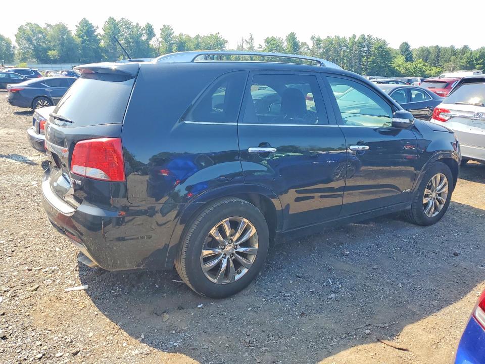 Photo 3 from auction – 2012 KIA SORENTO with VIN 5XYKWDA2XCG242212