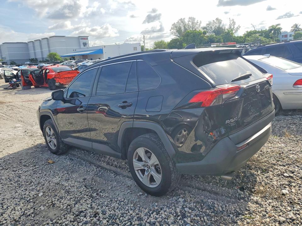 Photo 2 from auction – 2021 TOYOTA RAV4 with VIN 2T3W1RFV1MW161683