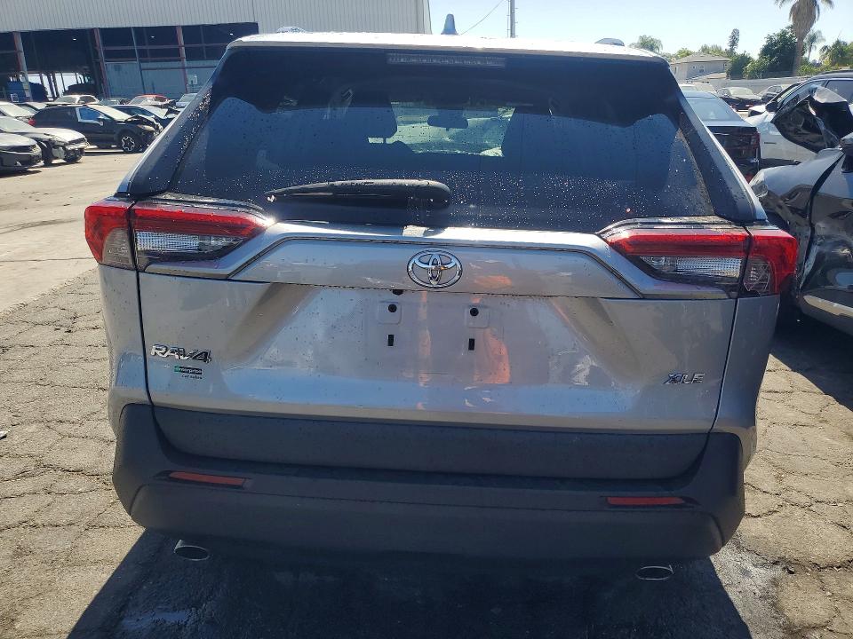 Photo 6 from auction – 2021 TOYOTA RAV4 with VIN 2T3W1RFV2MC133053