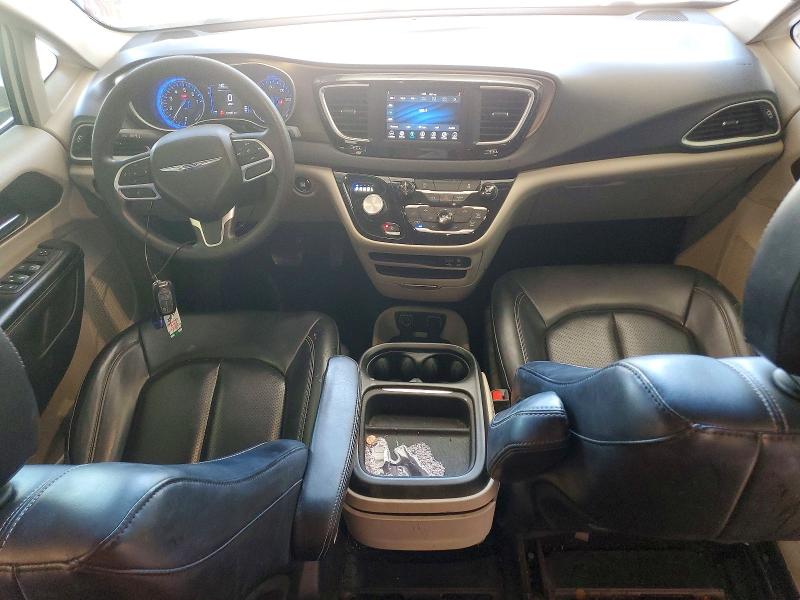 Photo 8 from auction – 2020 CHRYSLER VOYAGER with VIN 2C4RC1DG3LR147046