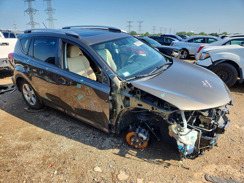 Photo 4 from auction – 2015 TOYOTA RAV4 with VIN 2T3RFREV0FW300236