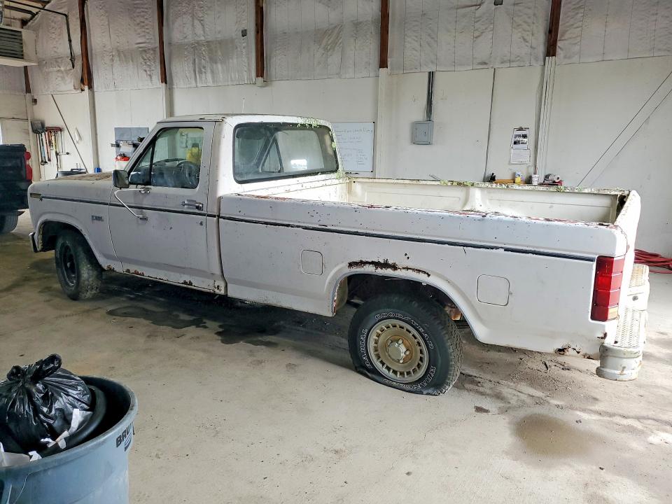 Photo 2 from auction – 1985 FORD F150 with VIN 1FTCF15HXFLA31523