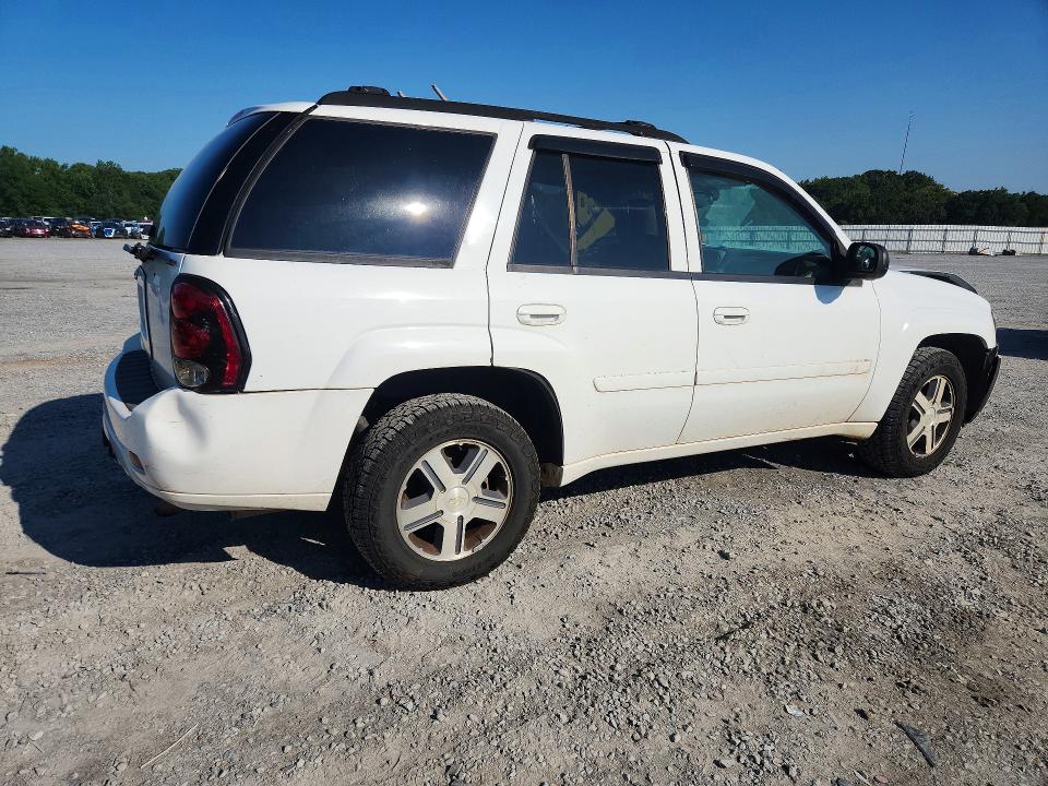 Photo 3 from auction – 2006 CHEVROLET TRAILBLAZER with VIN 1GNDT13S162209828