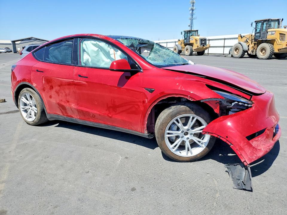 Foto 4 de la subasta – 2022 TESLA MODEL Y con VIN 7SAYGAEE0NF324408