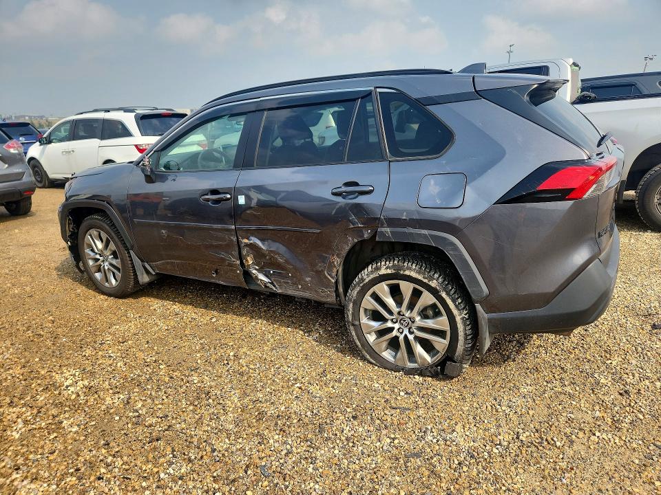 Photo 2 from auction – 2022 TOYOTA RAV4 with VIN 2T3R1RFV2NC312580