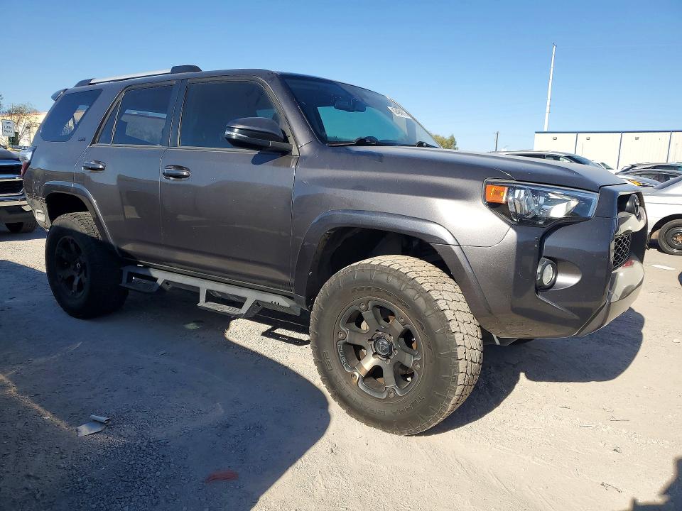 Photo 4 from auction – 2019 TOYOTA 4RUNNER with VIN JTEBU5JR0K5641545