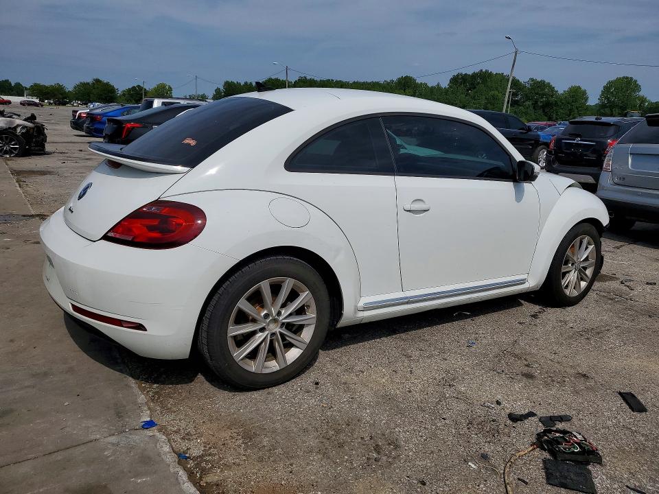 Photo 3 from auction – 2018 VOLKSWAGEN BEETLE with VIN 3VWFD7AT4JM714189