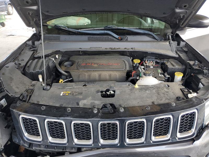 Photo 11 from auction – 2018 JEEP COMPASS with VIN 3C4NJDBB1JT281545