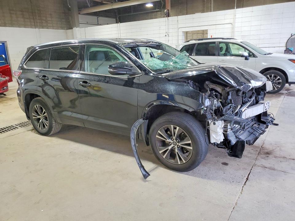Photo 4 from auction – 2016 TOYOTA HIGHLANDER with VIN 5TDJKRFH0GS345973