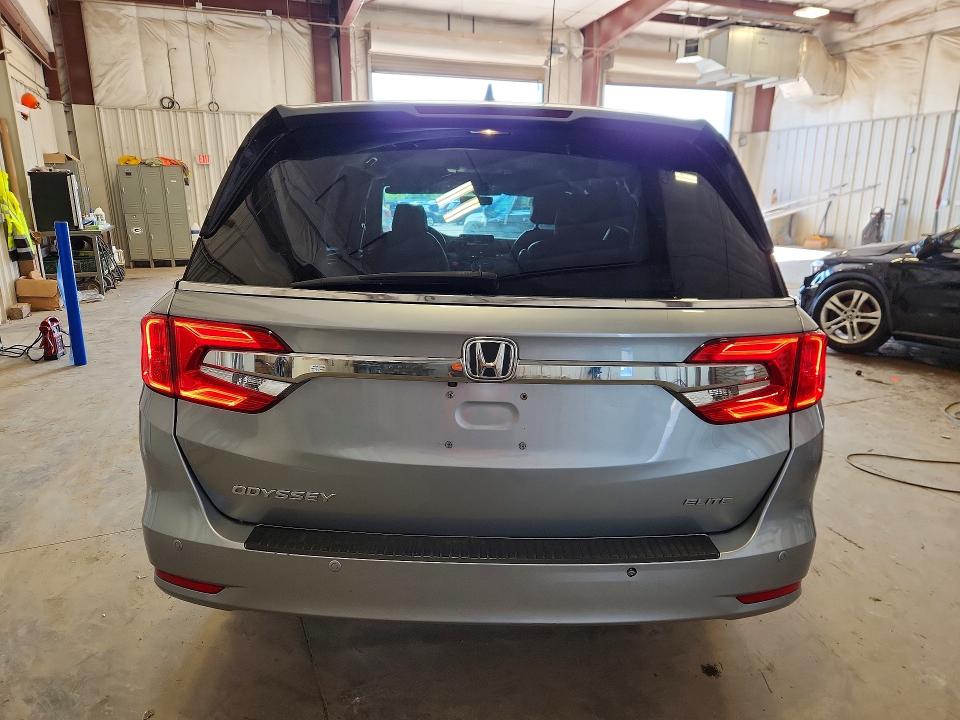 Photo 6 from auction – 2018 HONDA ODYSSEY with VIN 5FNRL6H94JB040881