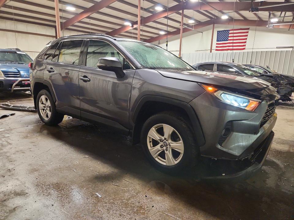 Photo 4 from auction – 2021 TOYOTA RAV4 with VIN 2T3P1RFV1MC245511