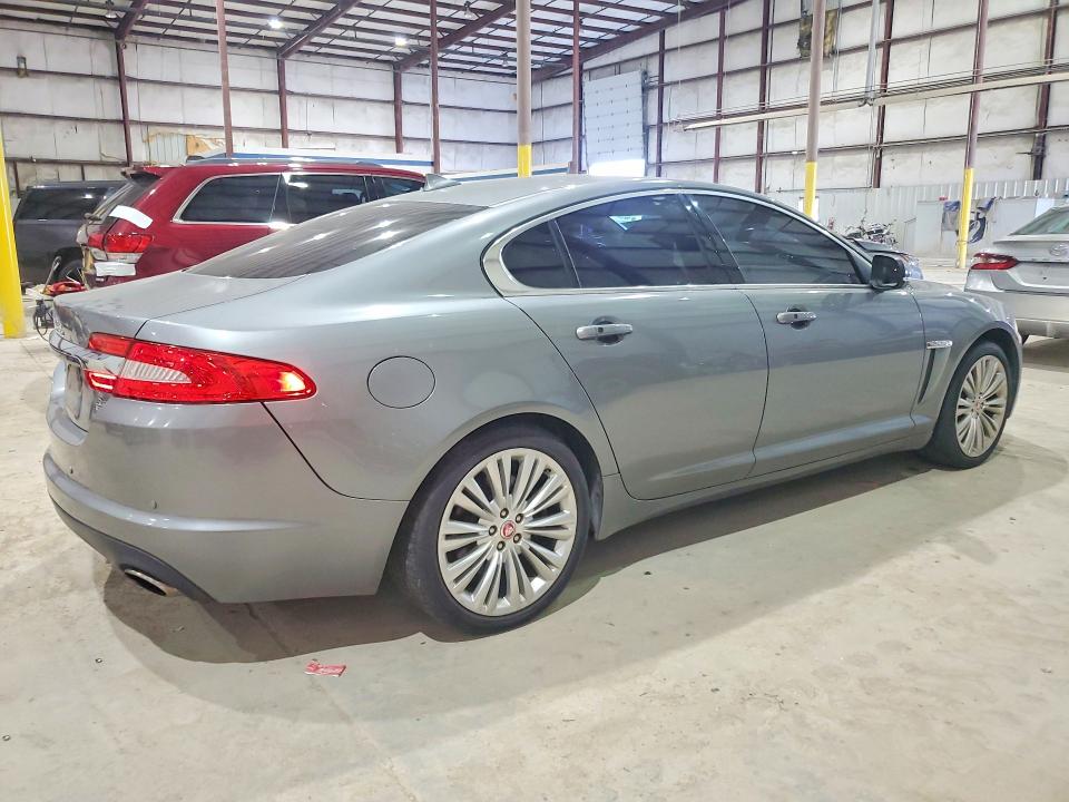 Photo 3 from auction – 2014 JAGUAR XF with VIN SAJWJ0EF5E8U09688