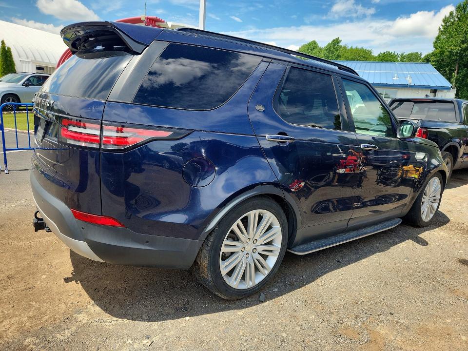 Photo 3 from auction – 2018 LAND ROVER DISCOVERY with VIN SALRT2RK0JA056085