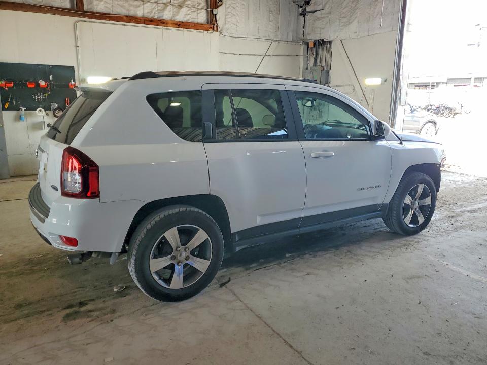Photo 3 from auction – 2016 JEEP COMPASS with VIN 1C4NJCEA1GD590458