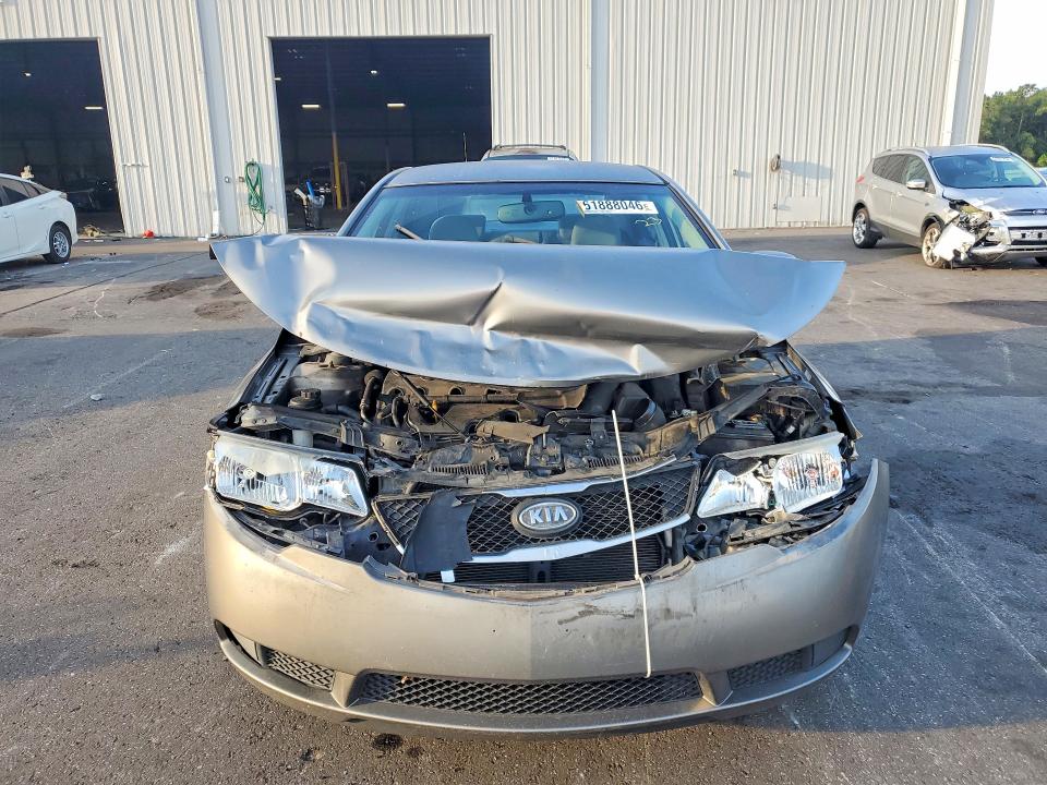 Photo 5 from auction – 2010 KIA FORTE with VIN KNAFU4A28A5850255