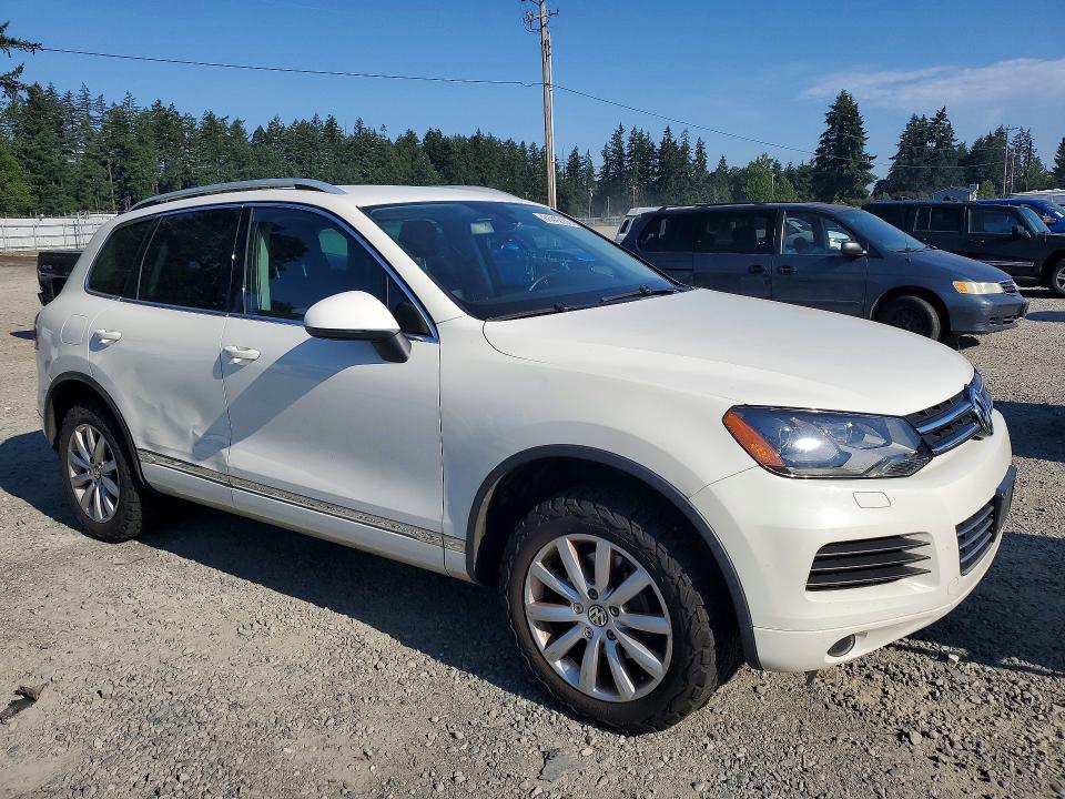 Photo 4 from auction – 2011 VOLKSWAGEN TOUAREG with VIN WVGFF9BP5BD001384