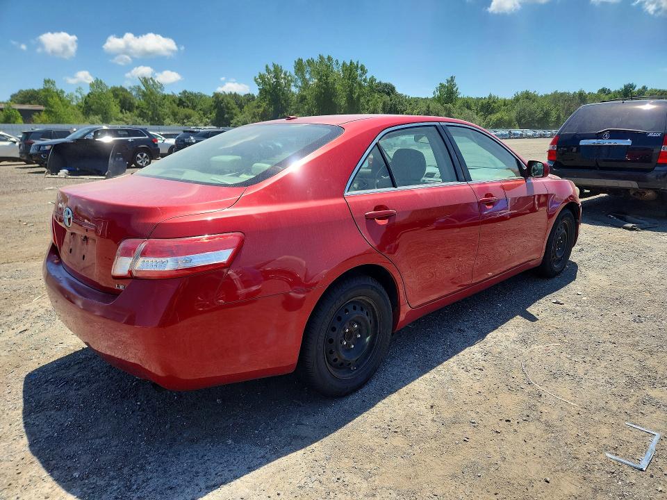 Zdjęcie 3 z aukcji – 2011 TOYOTA CAMRY z VIN 4T1BF3EK2BU585559