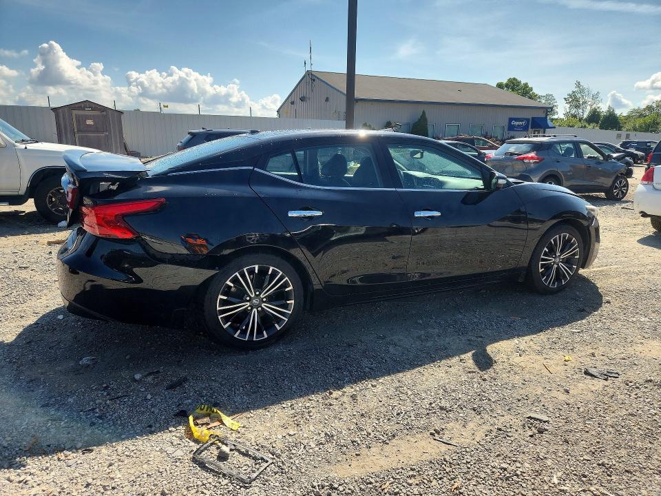 Photo 3 from auction – 2017 NISSAN MAXIMA with VIN 1N4AA6AP1HC417529