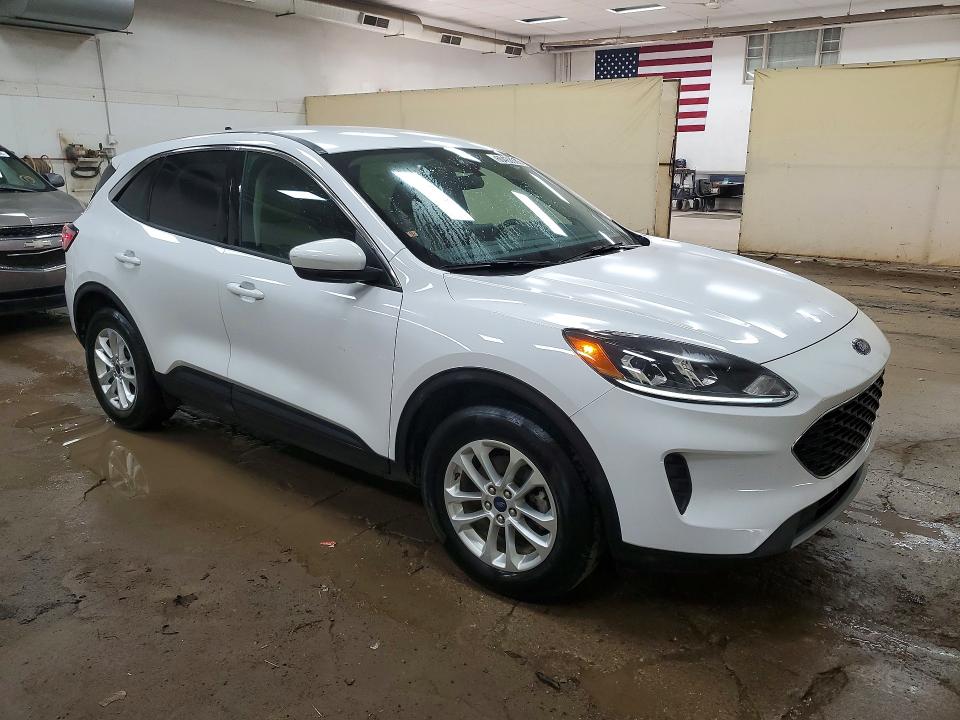 Photo 4 from auction – 2020 FORD ESCAPE with VIN 1FMCU9G69LUB65182