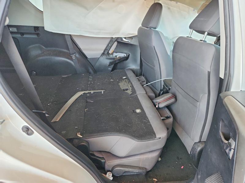 Photo 11 from auction – 2015 TOYOTA RAV4 with VIN 2T3WFREV3FW158130