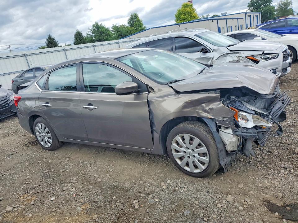 Photo 4 from auction – 2016 NISSAN SENTRA with VIN 3N1AB7AP3GL670936