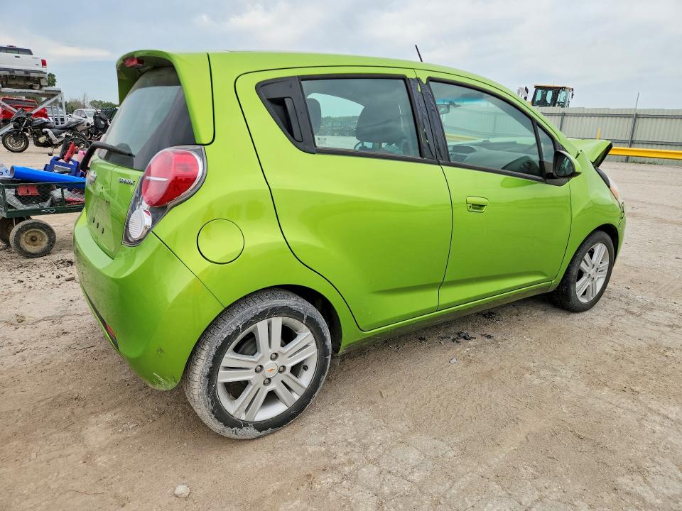 Photo 3 from auction – 2015 CHEVROLET SPARK with VIN KL8CA6S96FC796486