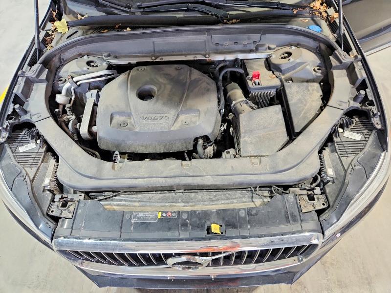 Photo 12 from auction – 2019 VOLVO XC60 with VIN LYV102RLXKB210494