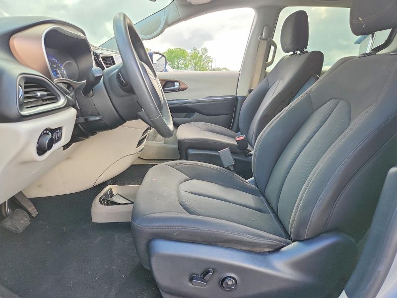 Photo 7 from auction – 2017 CHRYSLER PACIFICA with VIN 2C4RC1DG7HR519995