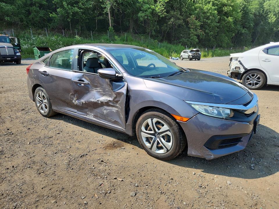 Photo 4 from auction – 2018 HONDA CIVIC with VIN 19XFC2F52JE203352