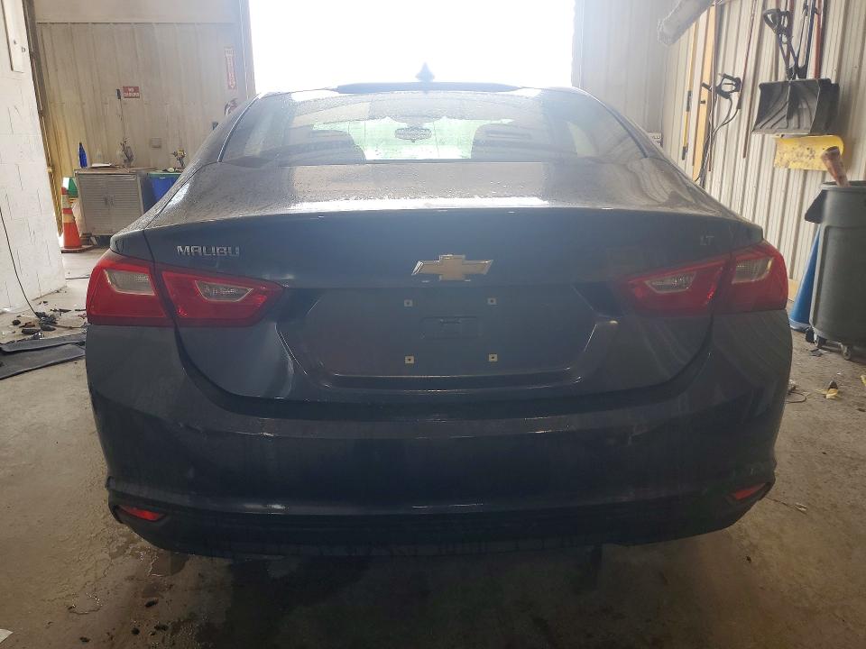 Photo 6 from auction – 2018 CHEVROLET MALIBU with VIN 1G1ZD5ST9JF107247