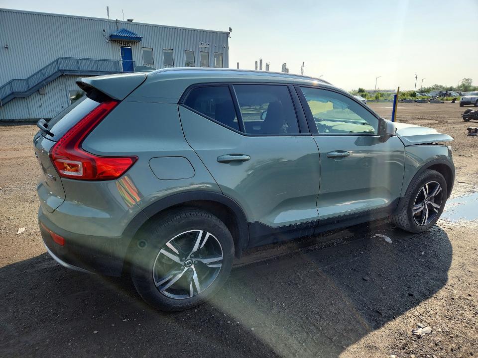 Photo 3 from auction – 2023 VOLVO XC40 with VIN YV4L12UV7P2022942