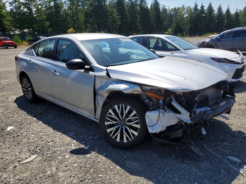 Photo 4 from auction – 2025 NISSAN ALTIMA with VIN 1N4BL4DW7SN432778