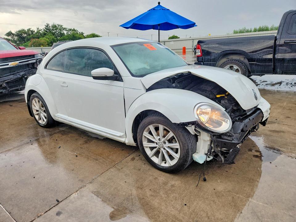 Photo 4 from auction – 2017 VOLKSWAGEN BEETLE with VIN 3VWJ17AT5HM607861