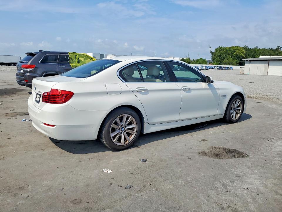 Zdjęcie 3 z aukcji – 2016 BMW 528 z VIN WBA5A5C5XGD528510