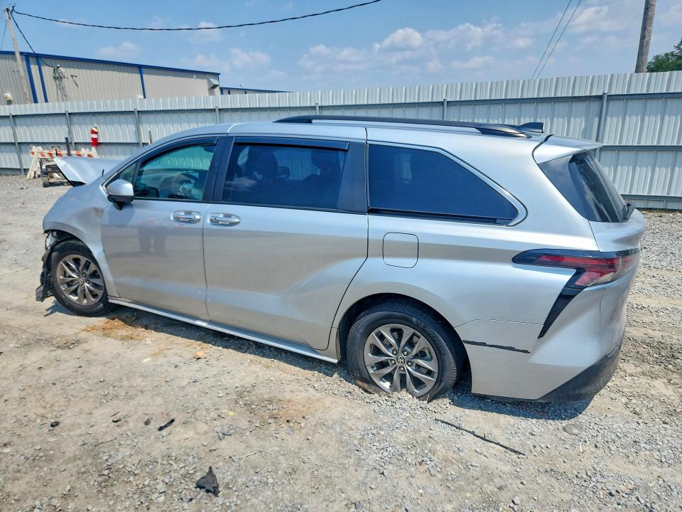 Photo 2 from auction – 2023 TOYOTA SIENNA with VIN 5TDYRKEC5PS178890
