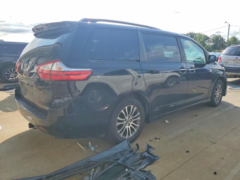 Photo 3 from auction – 2019 TOYOTA SIENNA with VIN 5TDYZ3DC0KS997001