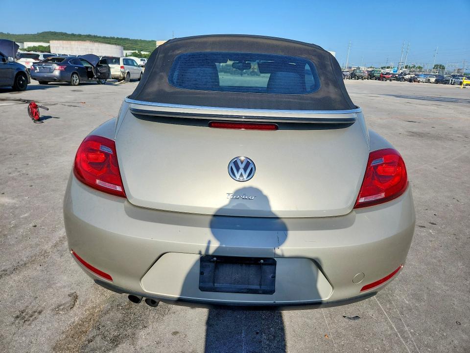 Photo 6 from auction – 2016 VOLKSWAGEN BEETLE with VIN 3VW507AT6GM809076