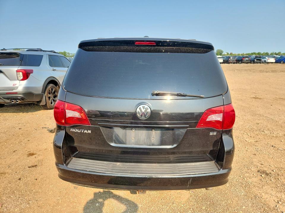 Photo 6 from auction – 2011 VOLKSWAGEN ROUTAN with VIN 2V4RW3DG9BR670806