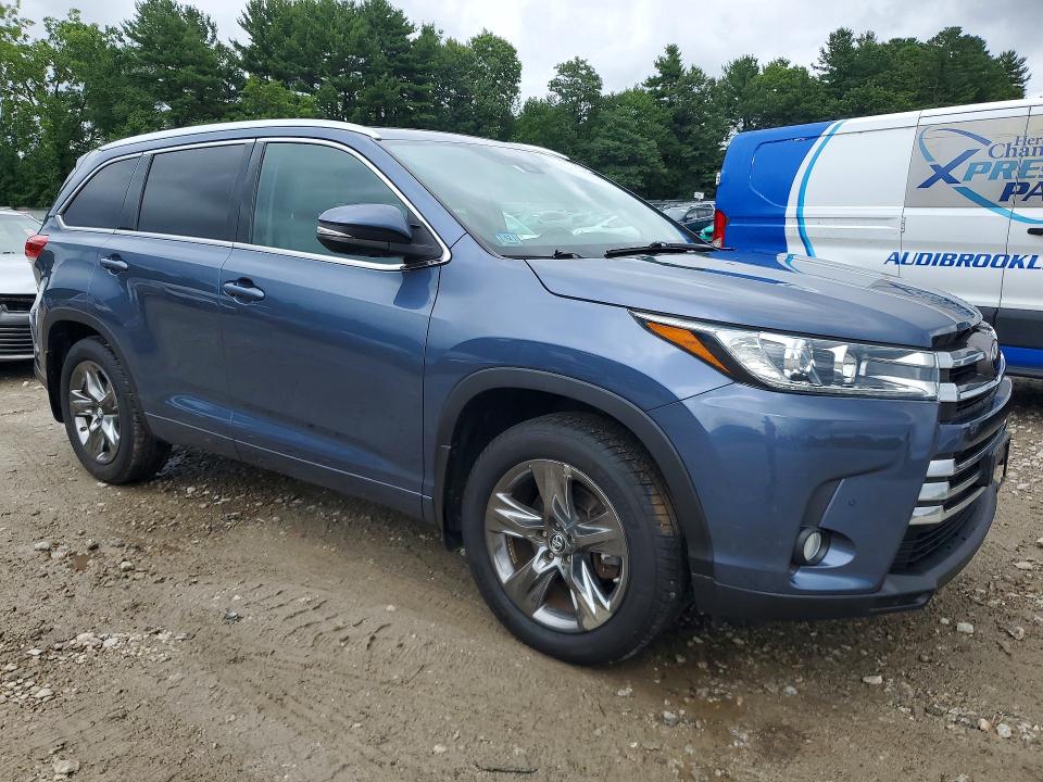 Photo 4 from auction – 2017 TOYOTA HIGHLANDER with VIN 5TDDZRFH3HS478687