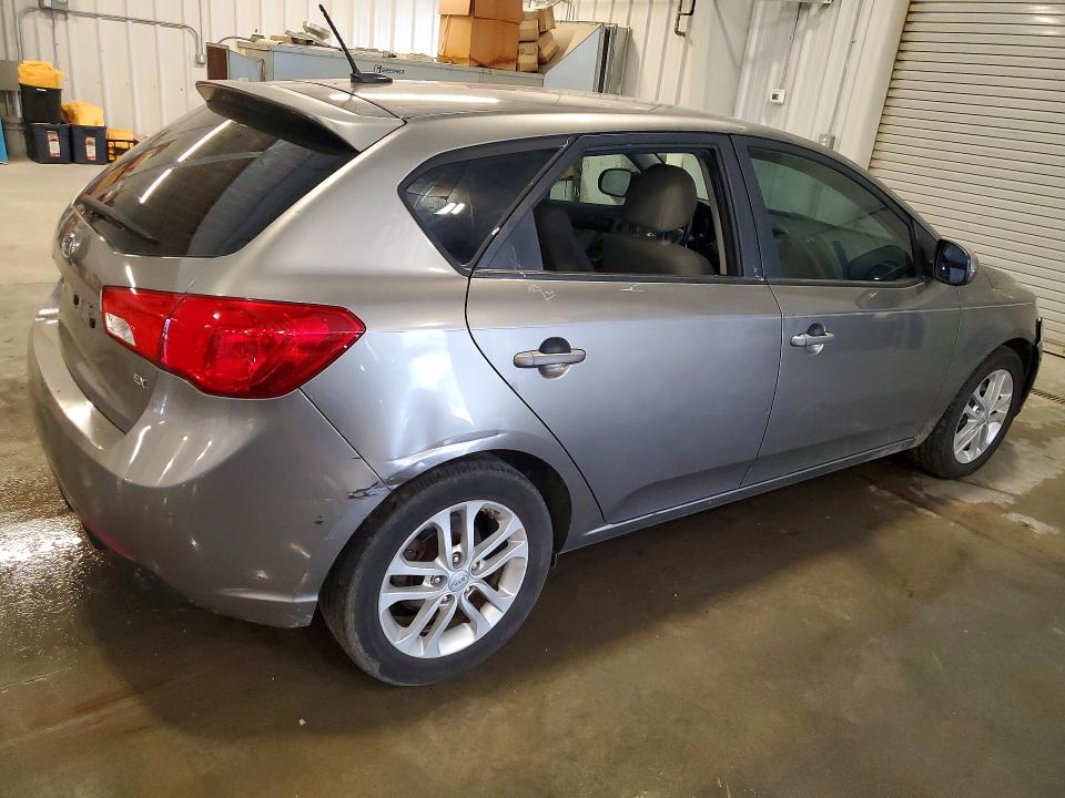 Photo 3 from auction – 2011 KIA FORTE with VIN KNAFU5A24B5383892